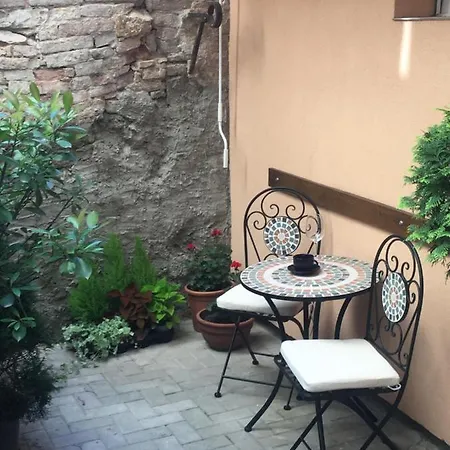Theresa Apartment