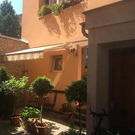 Theresa Apartment